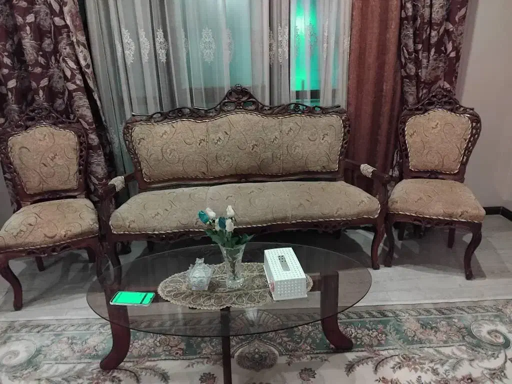 مبل ۹ نفره سلطنتی چوب گردو|مبلمان خانگی و میز عسلی|گرمدره, |دیوار