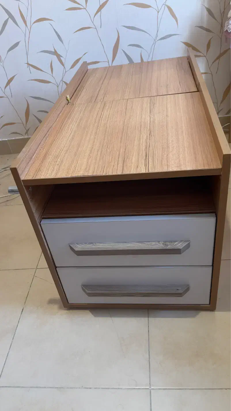 تخت تک نفره آپادانا|تخت و سرویس خواب|رشت, گلسار|دیوار