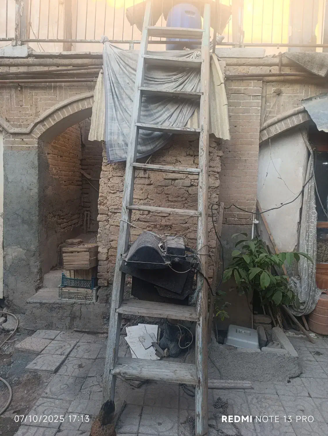 پله چوبی پهن قدیمی درجه یک|مصالح و تجهیزات ساختمان|کرمانشاه, |دیوار