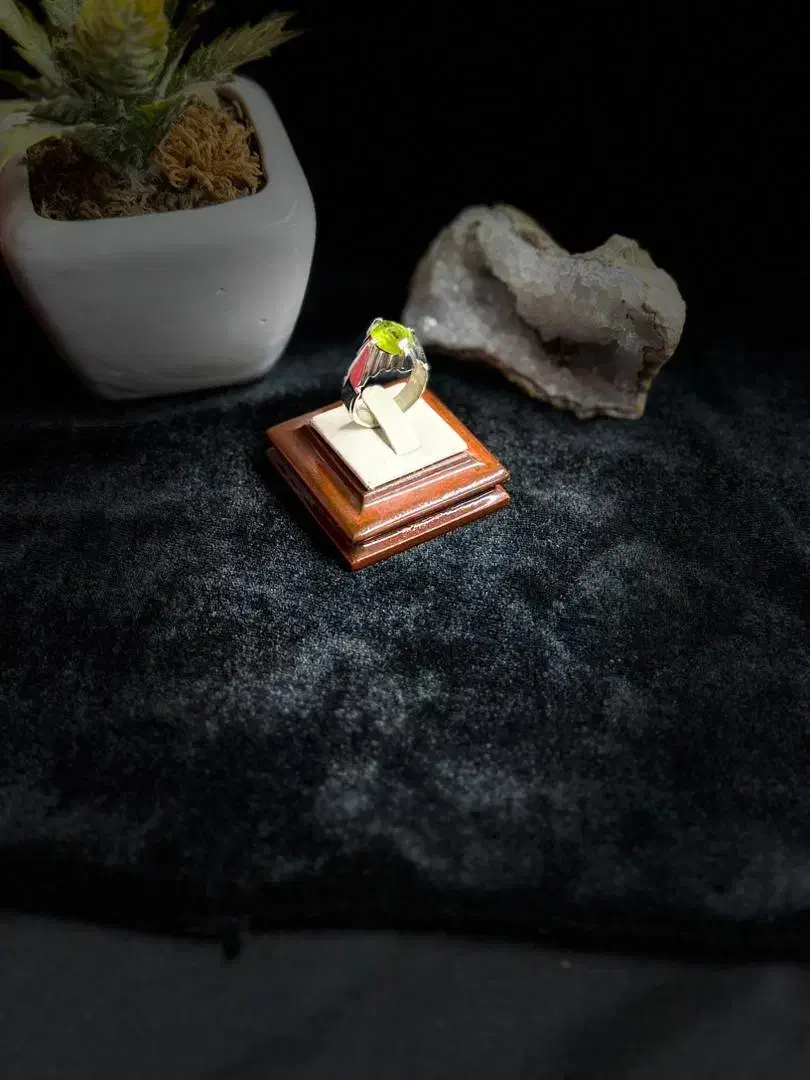 انگشتر نقره دست ساز با سنگ زبرجد|جواهرات|خوی, |دیوار