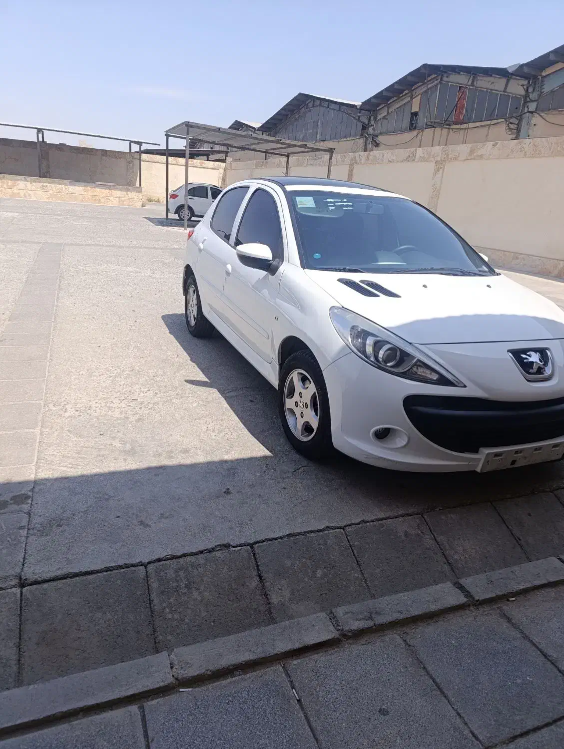 207مدل1401/بی رنگ|خودرو سواری و وانت|پرند, فاز ۲|دیوار