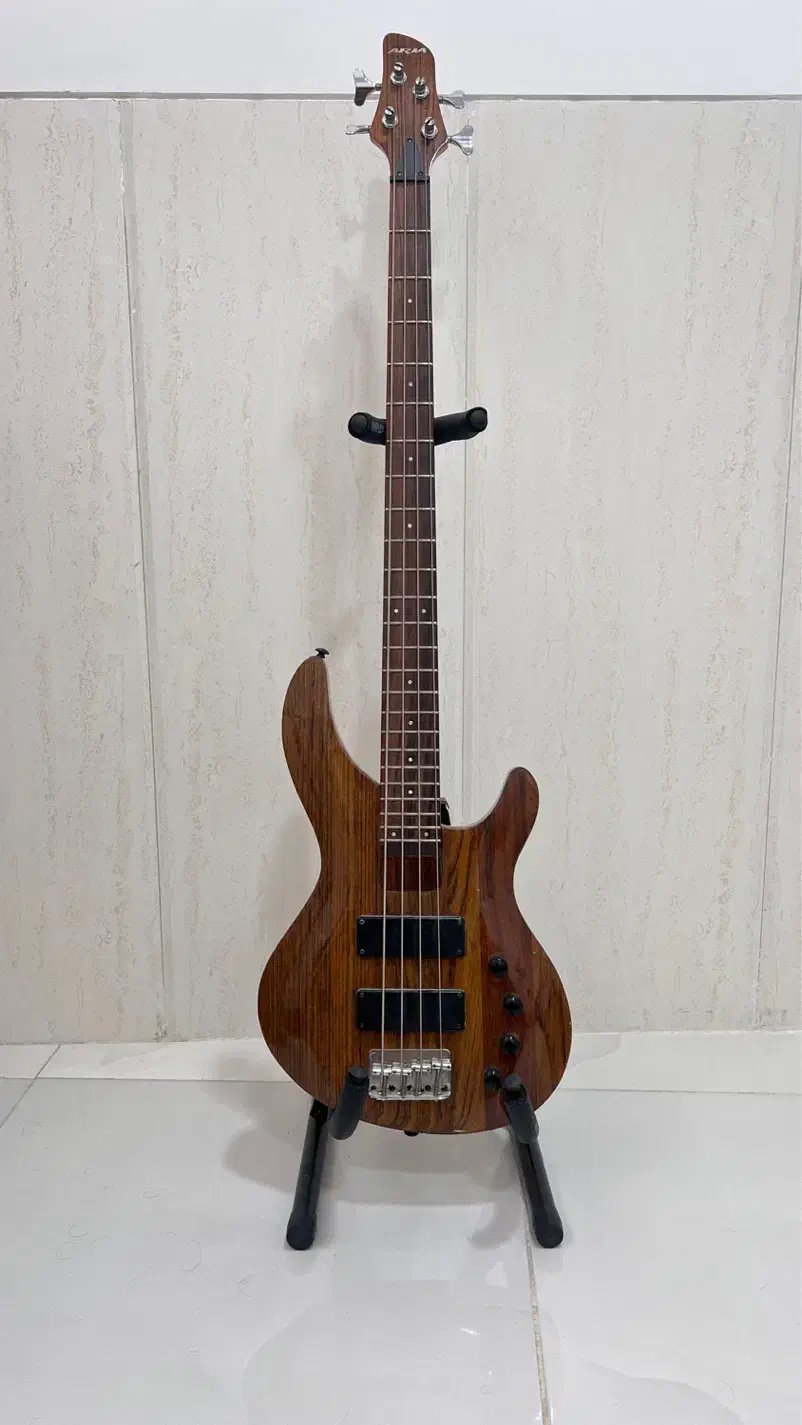 گیتار بیس|گیتار، بیس، امپلیفایر|یزد, |دیوار