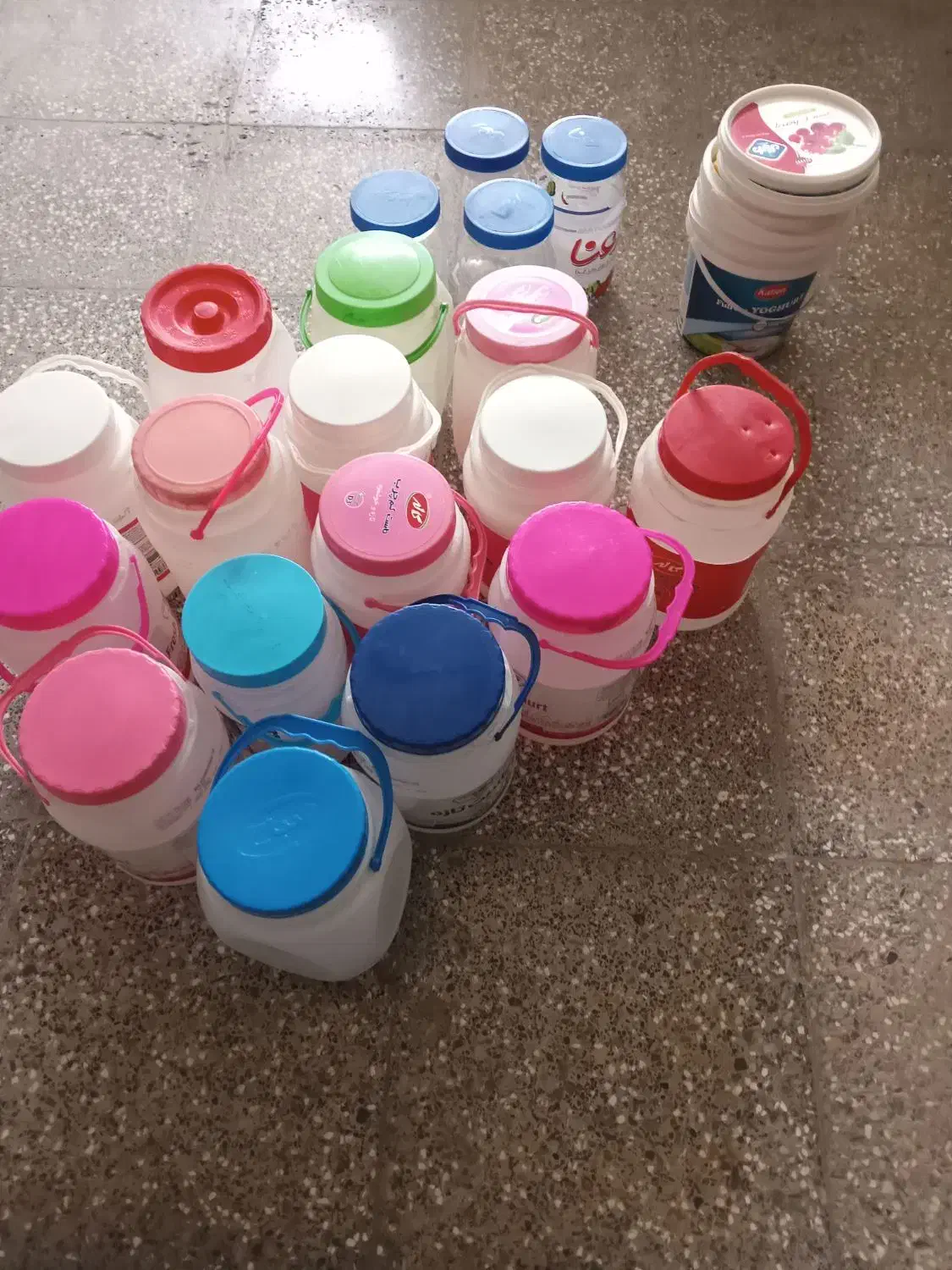 ظرف درب دار|ظروف نگهدارنده، پلاستیکی، یکبارمصرف|کلاله, |دیوار