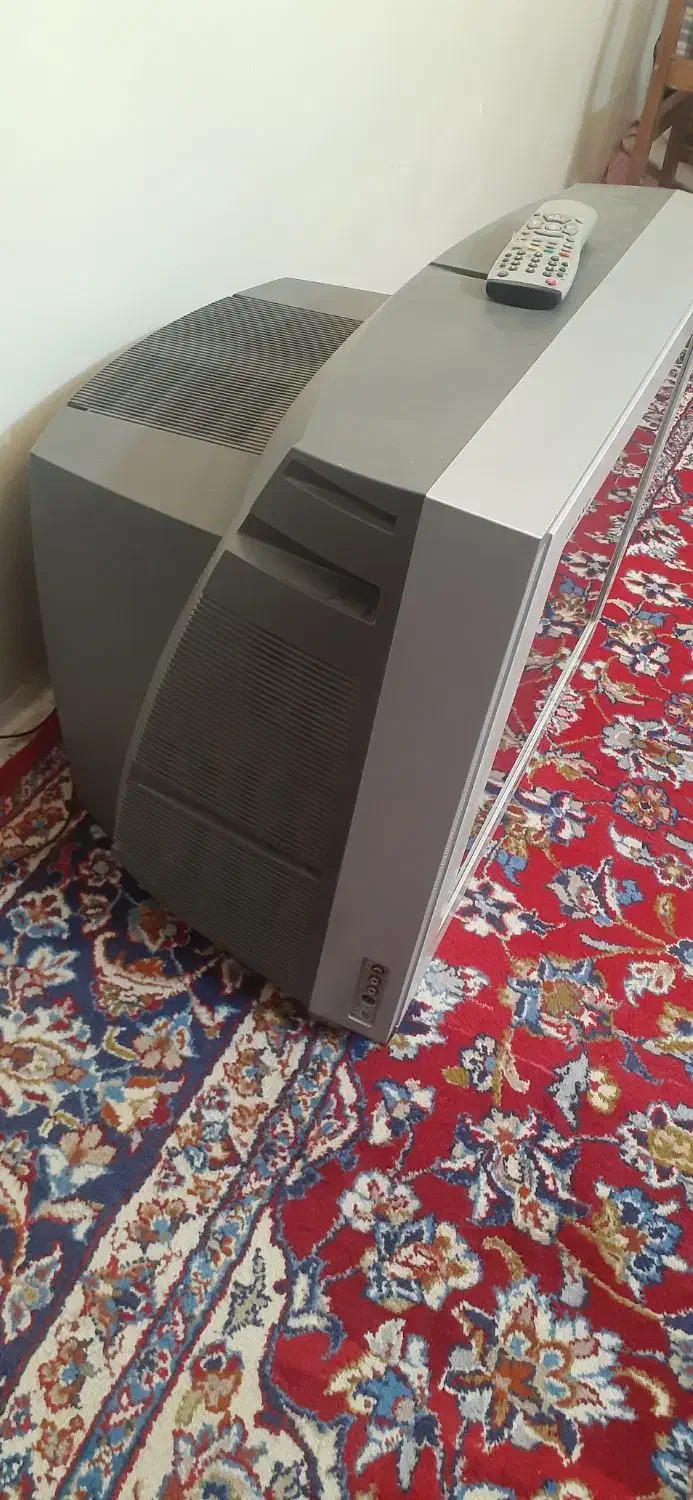 فروش تلویزیون ۲۸ اینچ سامسونگ|تلویزیون و پروژکتور|اصفهان, تیران|دیوار