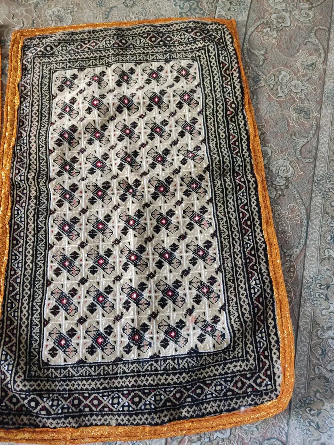 پادری|پادری|اصفهان, لاله|دیوار