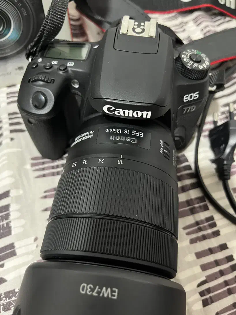 دوربین کانن کنون canon 77d  همراه با لنز|دوربین عکاسی و فیلم‌برداری|ساری, |دیوار