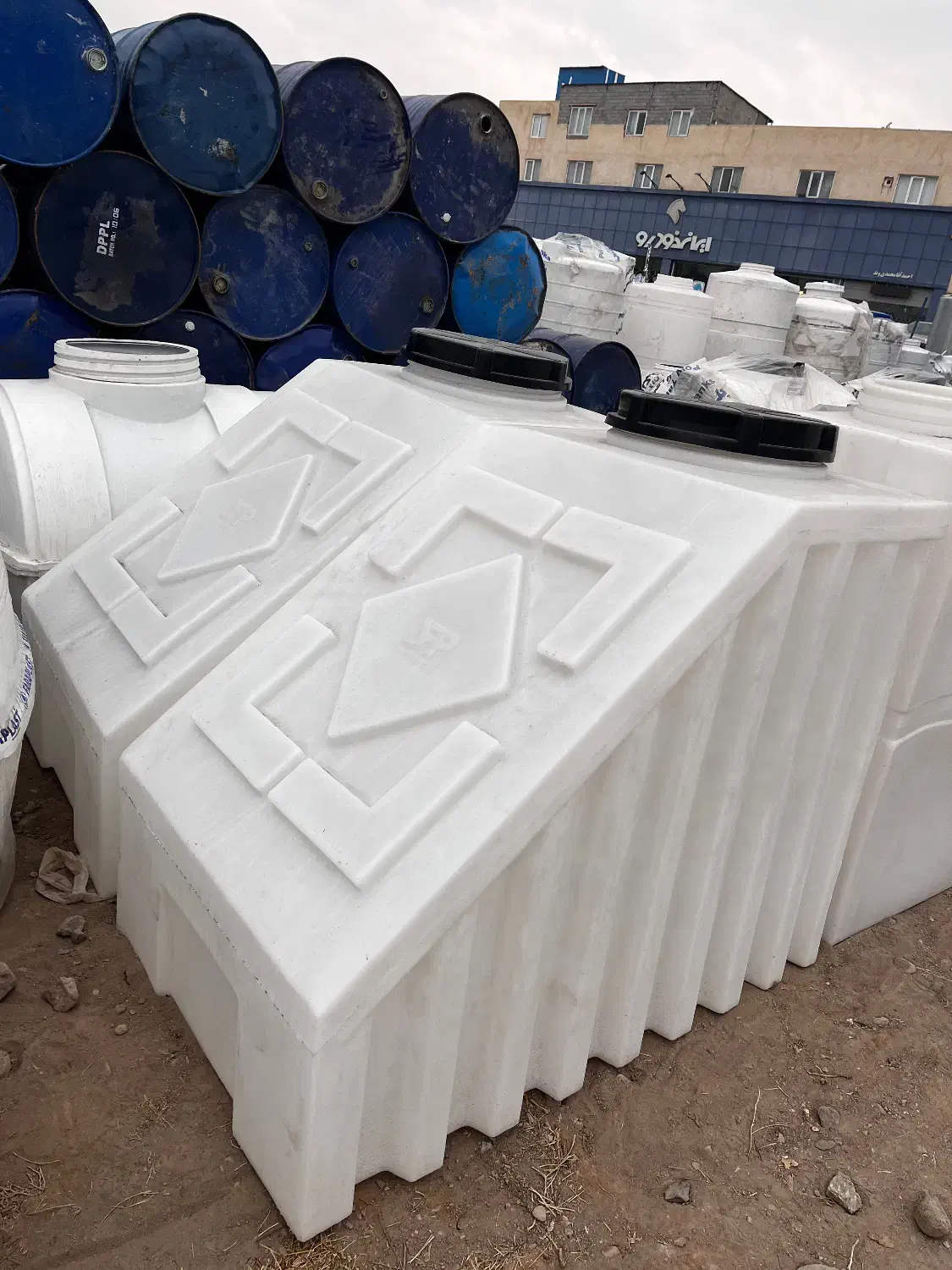 مخزن آب پلاستیکی و گالوانیزه|مصالح و تجهیزات ساختمان|باسمنج, |دیوار