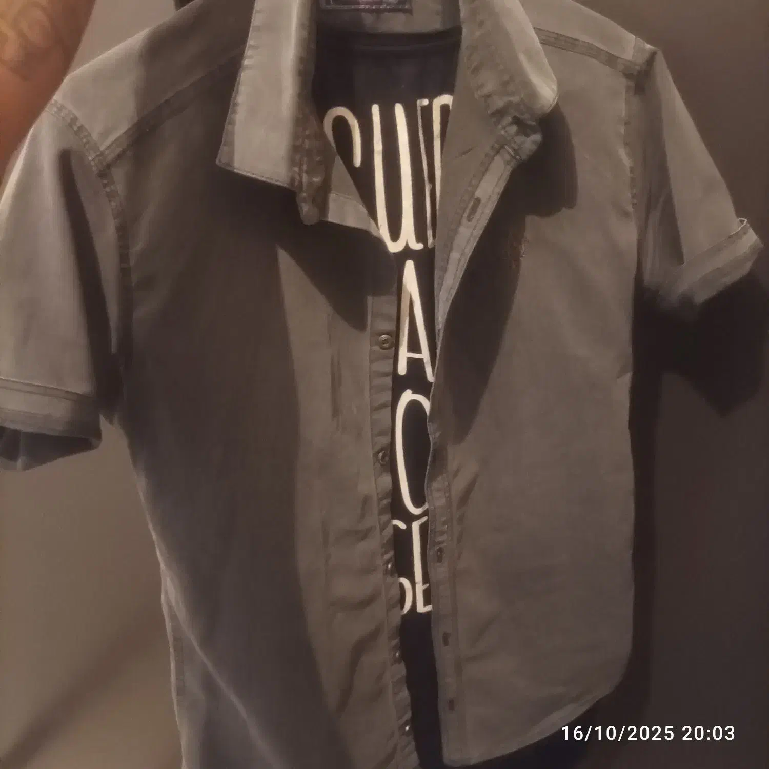 لباس و کتونی ترک|کیف، کفش، کمربند|پرند, فاز ۵|دیوار