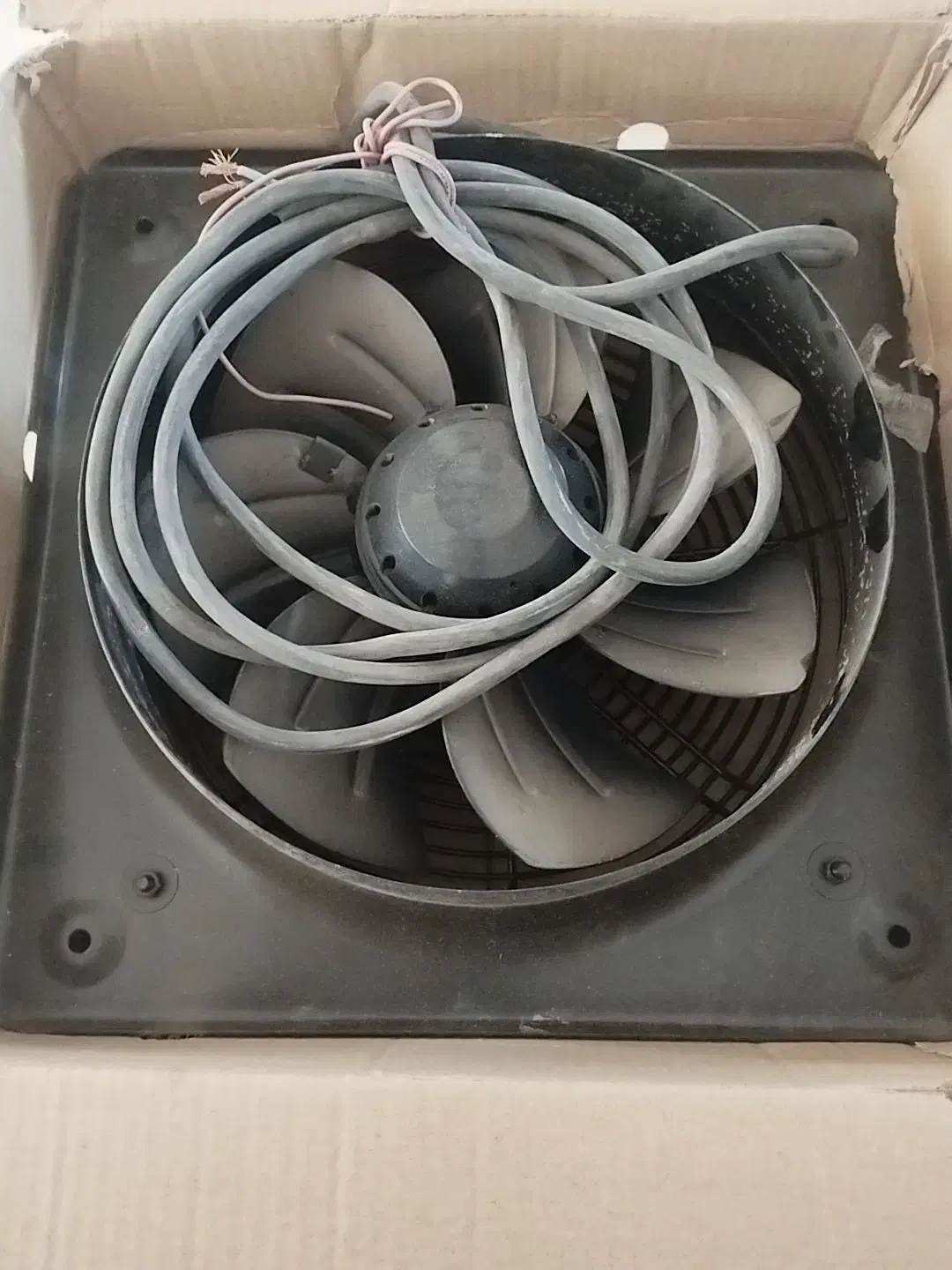 هواکش ۲ عدد به اندازه های ۲۰×۲۰و ۴۰×۴۰ نو|پنکه و تصفیهکنندهٔ هوا|تبریز, |دیوار