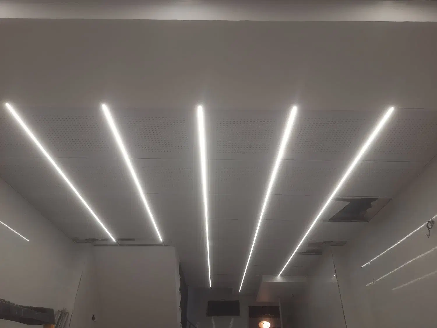 برقکارساختمان.برقکار.سیم کشی.لاین نوری.دوربین|خدمات پیشه و مهارت|شیراز, فرهنگ شهر|دیوار