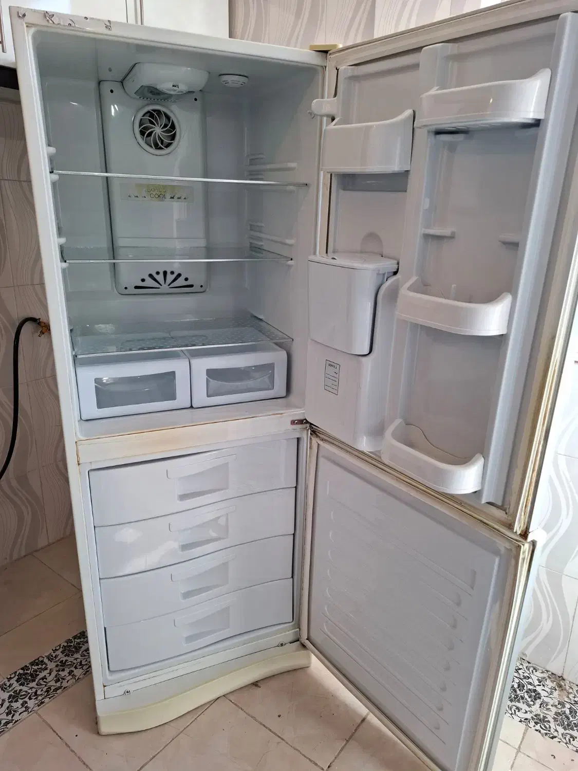 فروش یخچال فریزر سالم سونیا،کم کارکرد وتمیز|یخچال و فریزر|کوهدشت, |دیوار