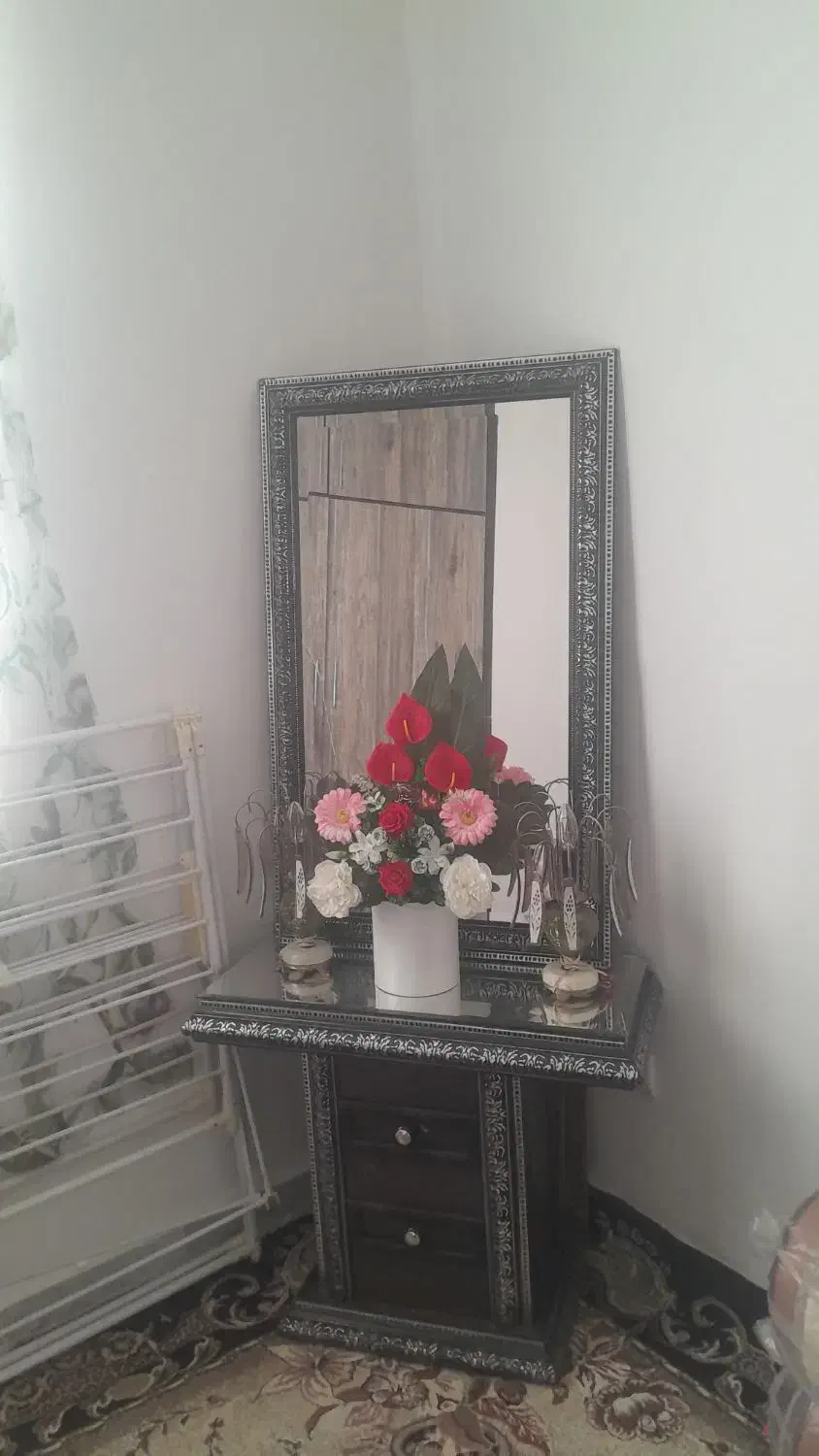 آینه|آینه|چناران, |دیوار