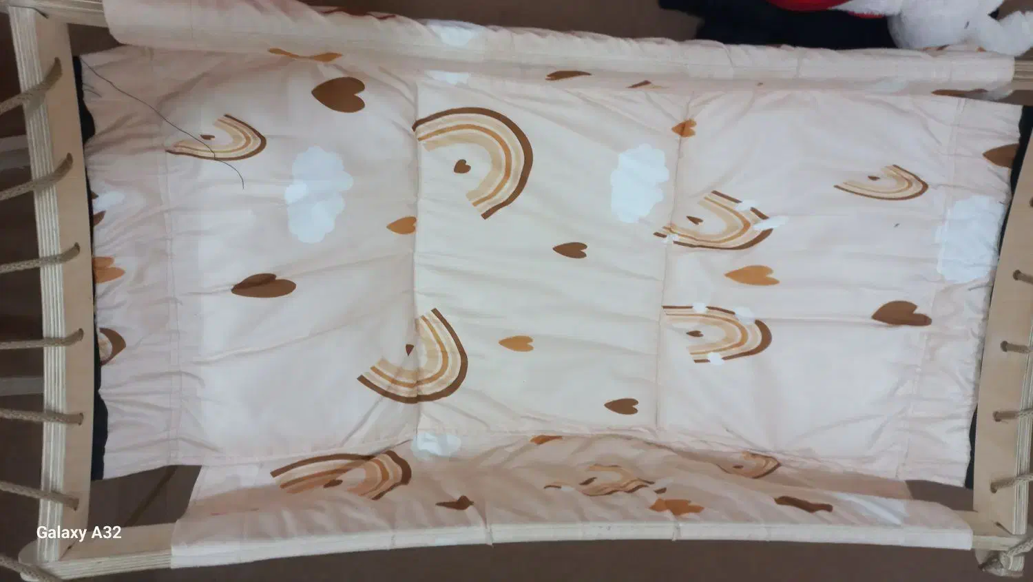 گهواره چوبی|تخت و صندلی بچه|قدس, شهر‌قدس|دیوار