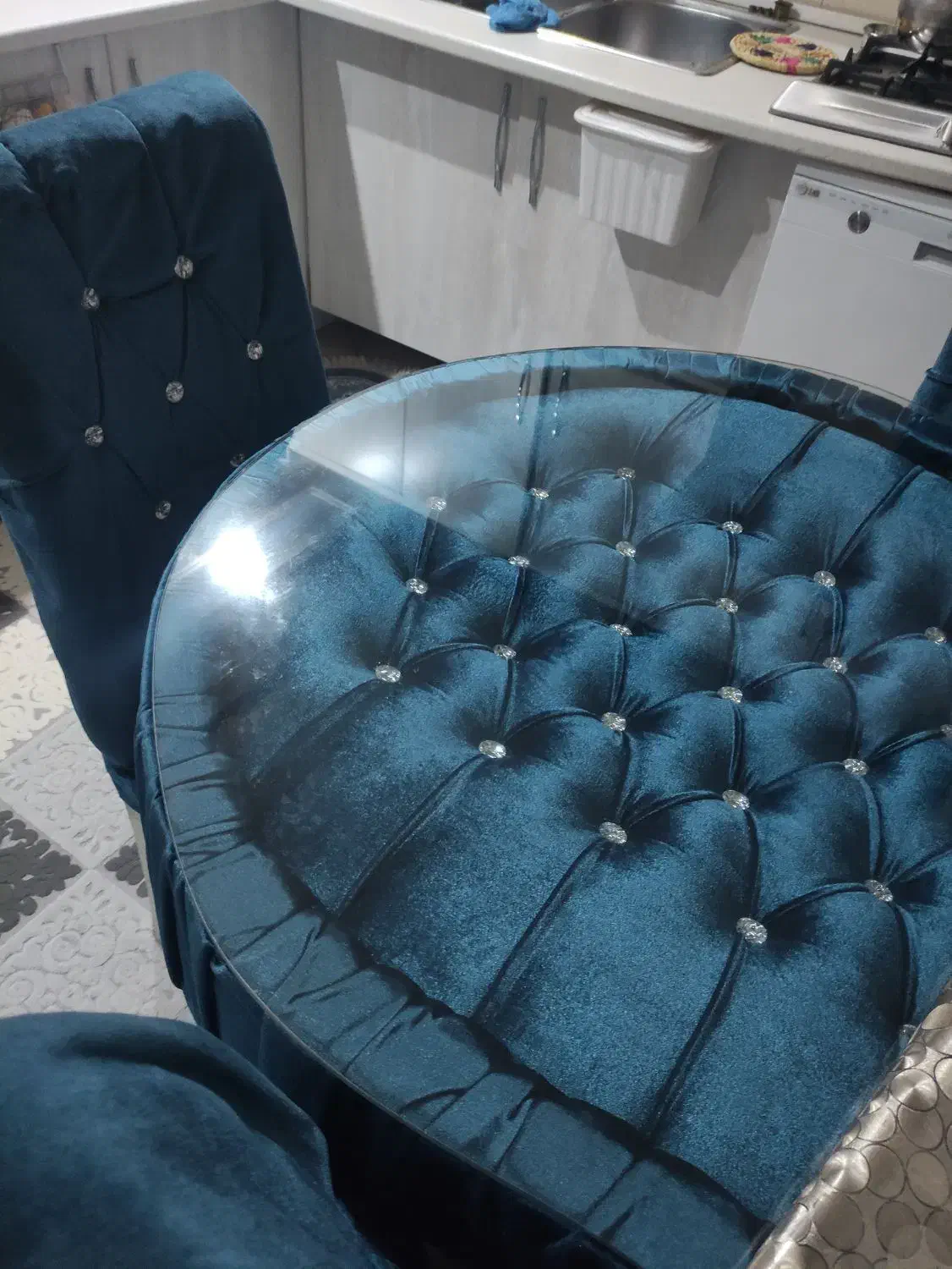 نهار خوری چوبی چهار نفر|میز و صندلی غذاخوری|تهران, نارمک جنوبی|دیوار