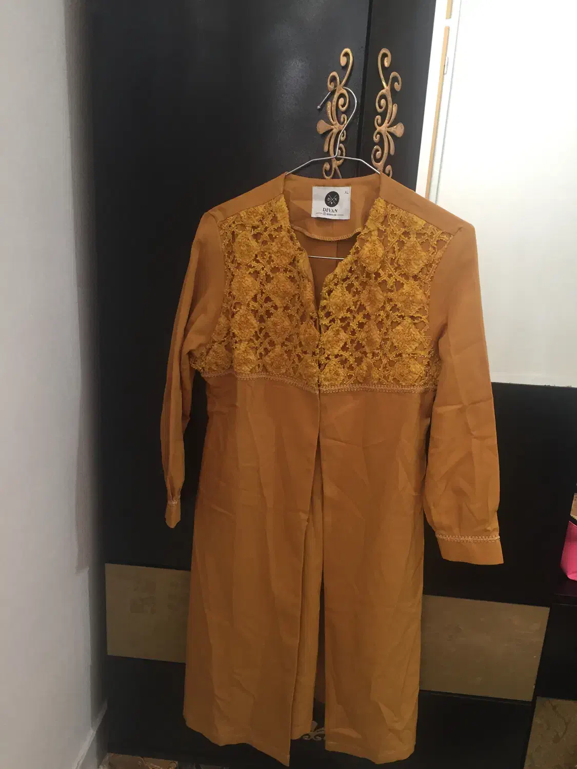 لباس زنانه|لباس|آباده, |دیوار