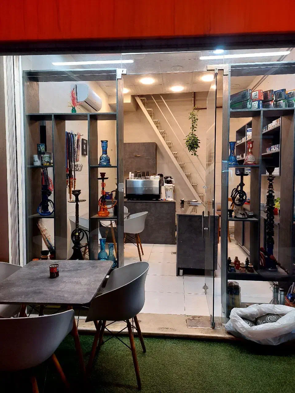 ویترین مغازه|فروشگاه و مغازه|رشت, لاکانی|دیوار