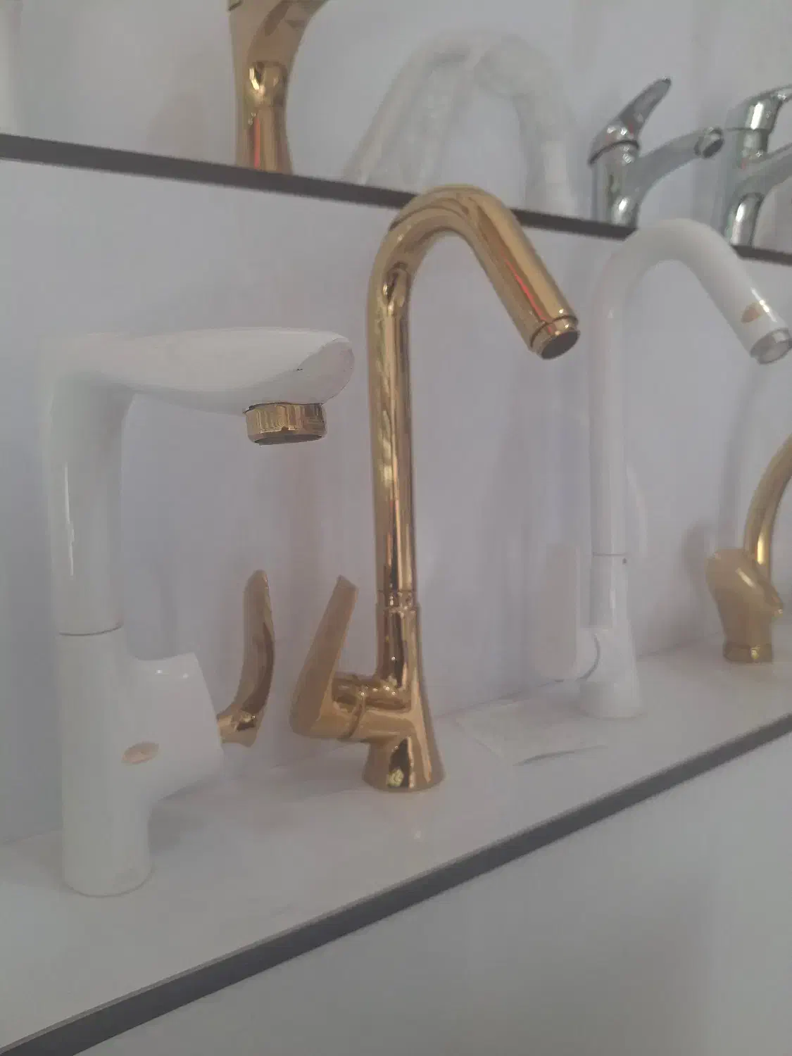 شیر آلات ساختمانی کیفیت عالی و اقتصادی|لوازم سرویس بهداشتی|فولادشهر, سایت صنعتی کاوه|دیوار