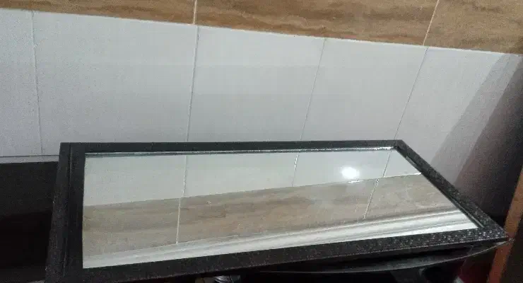 اینه|آینه|آبادان, |دیوار