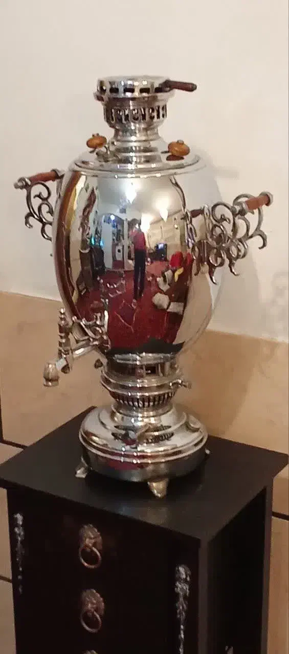 سماور تاریخی  برنج|کلکسیون اشیاء عتیقه|بروجرد, |دیوار