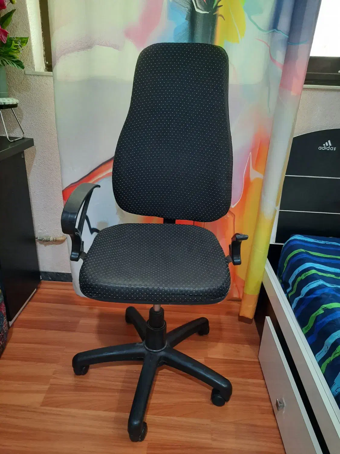 صندلی چرخ دار|مبلمان اداری|رودسر, |دیوار