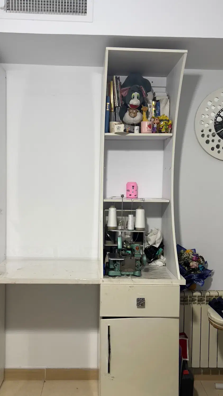 ویترین ارایشگاه و کتابخانه|کتابخانه، شلف، قفسه‌های دیواری|کرج, گلستان|دیوار