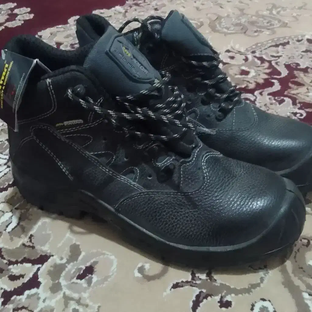 کفش ایمنی|کیف، کفش، کمربند|مرودشت, ثبت احوال|دیوار