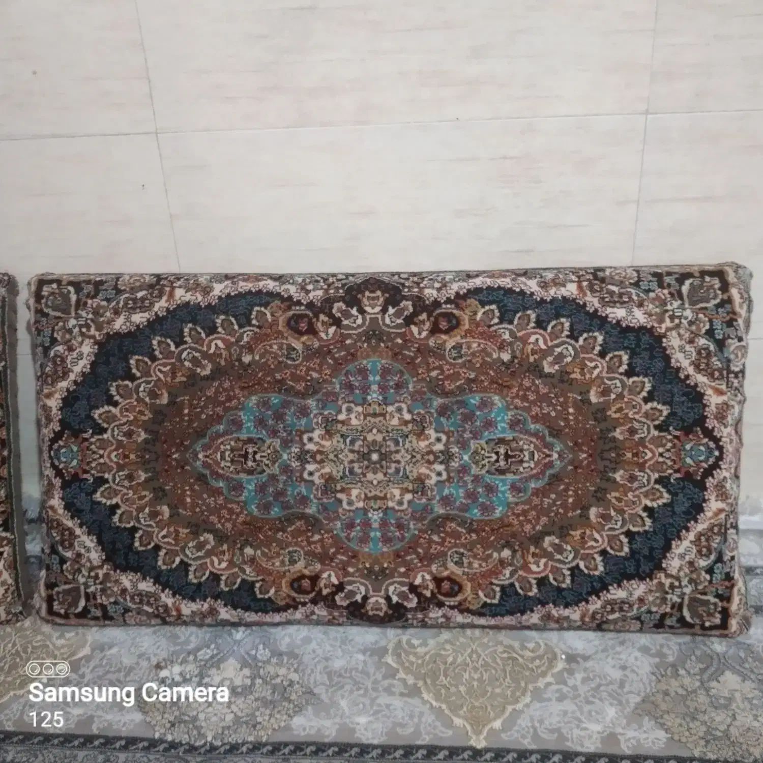 یک جفت پشتی|پشتی|بجنورد, |دیوار