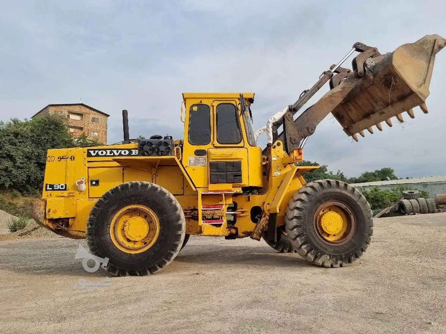 نیاز به لودر با راننده جهت عقد قرارداد|استخدام حمل و نقل|تبریز, |دیوار