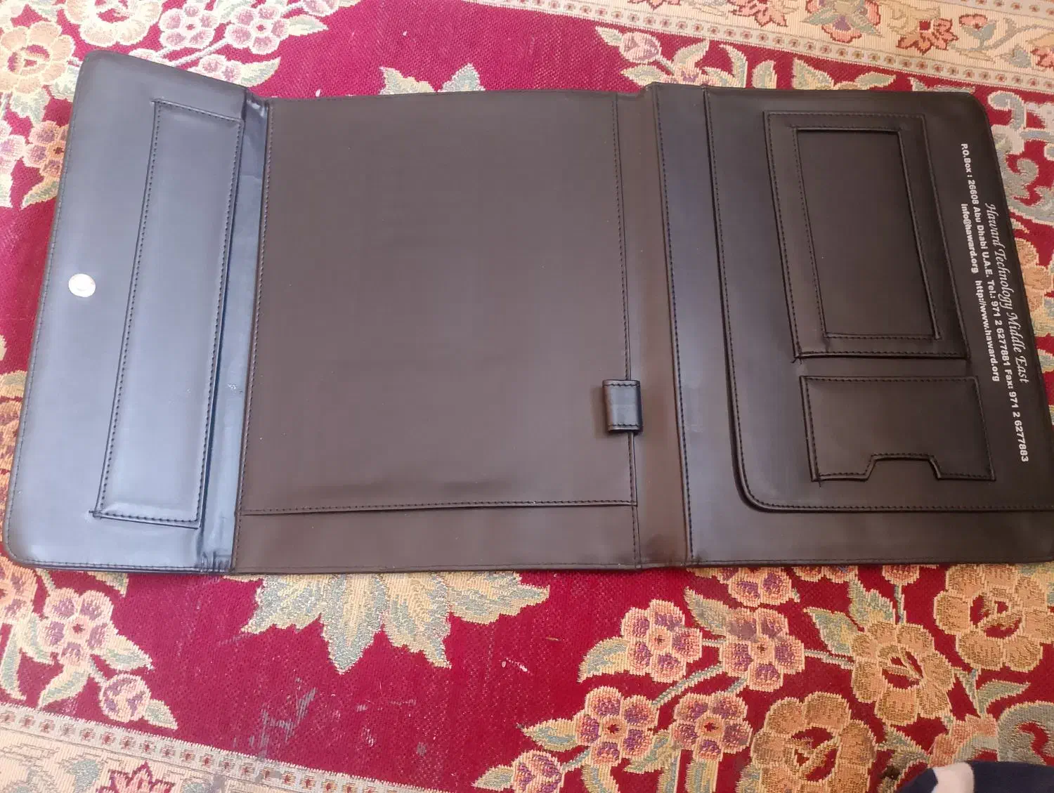 کیف کلاسوری|کیف، کفش، کمربند|پرند, فاز ۵|دیوار