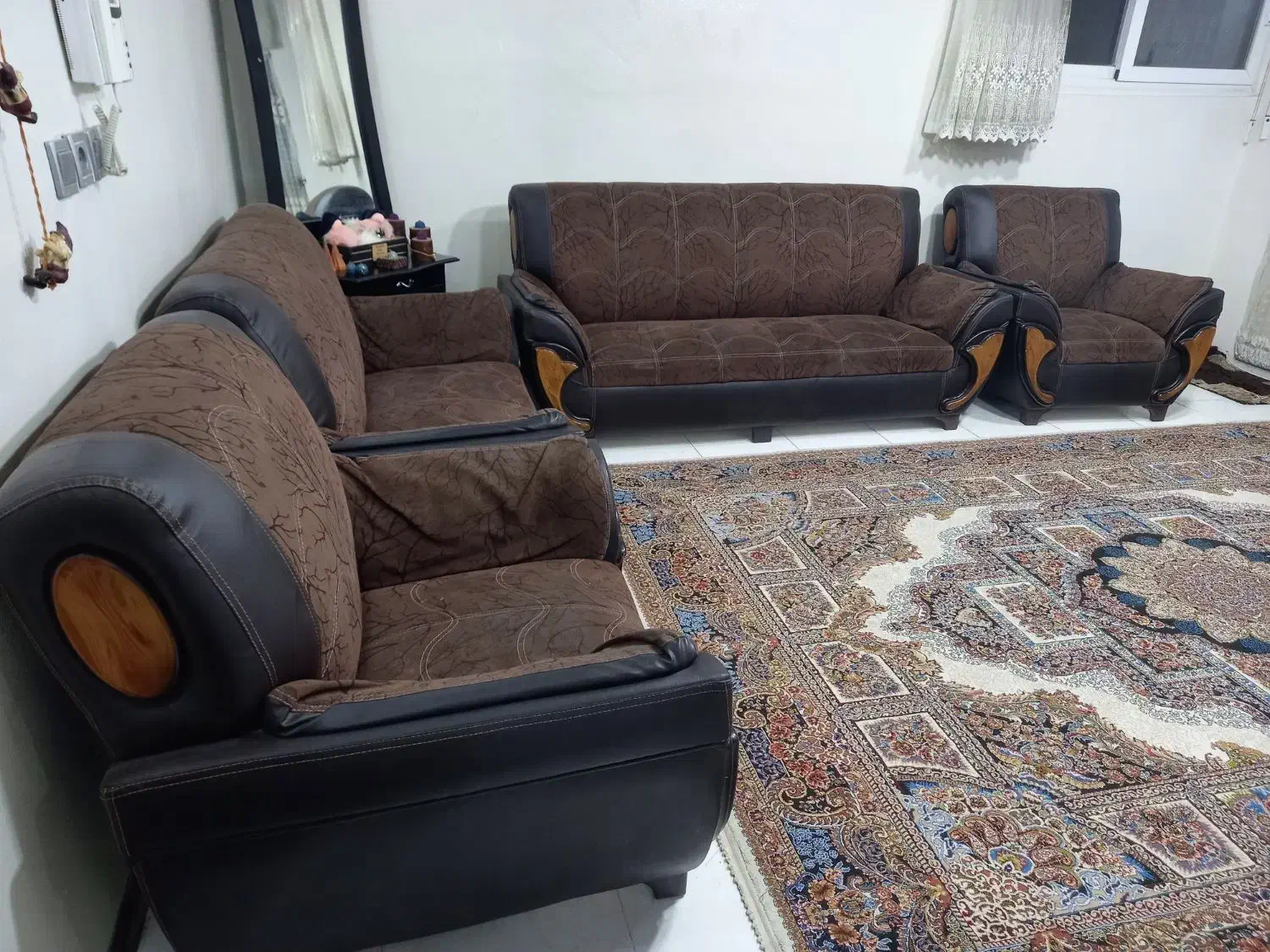 مبل ۷ نفره همراه با میز و عسلی|مبلمان خانگی و میز عسلی|شاهین‌شهر, شهرک گلدیس|دیوار