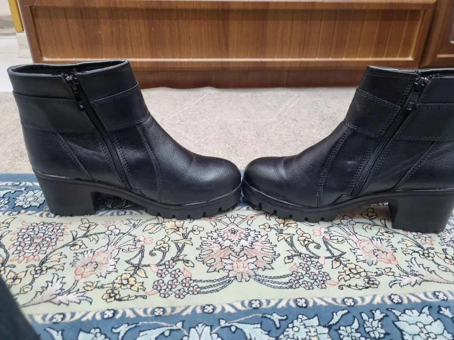 نیم بوت ۵ سانت نو سایز ۳۹ و۴۰|کیف، کفش، کمربند|اندیشه, اندیشه فاز ۲|دیوار