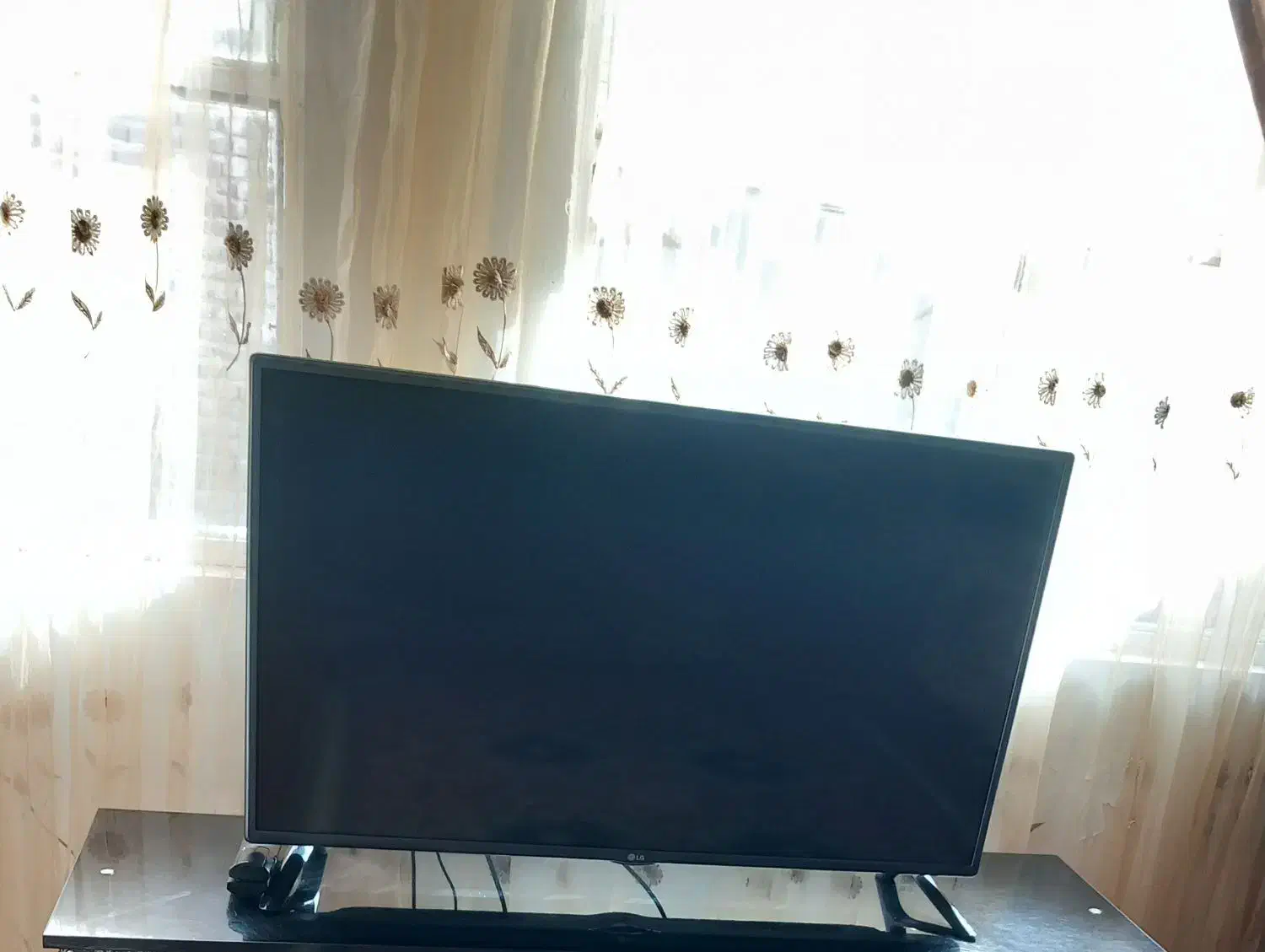 تلوزیون ۴۲ اینچ|تلویزیون و پروژکتور|بروجرد, |دیوار