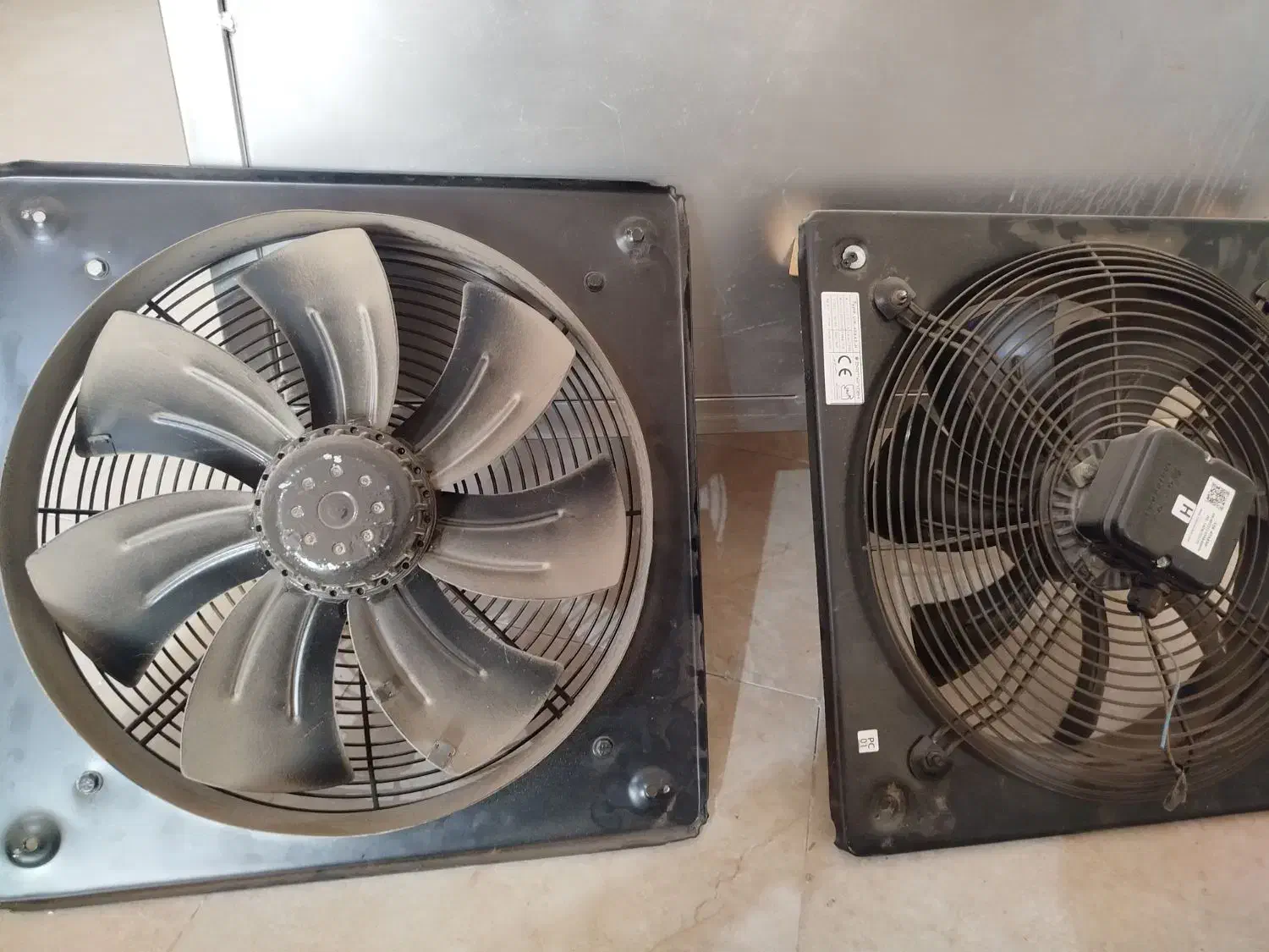 فن مکنده بسیارقوی درحدنو|پنکه و تصفیه‌کنندهٔ هوا|بندر کنگان, |دیوار