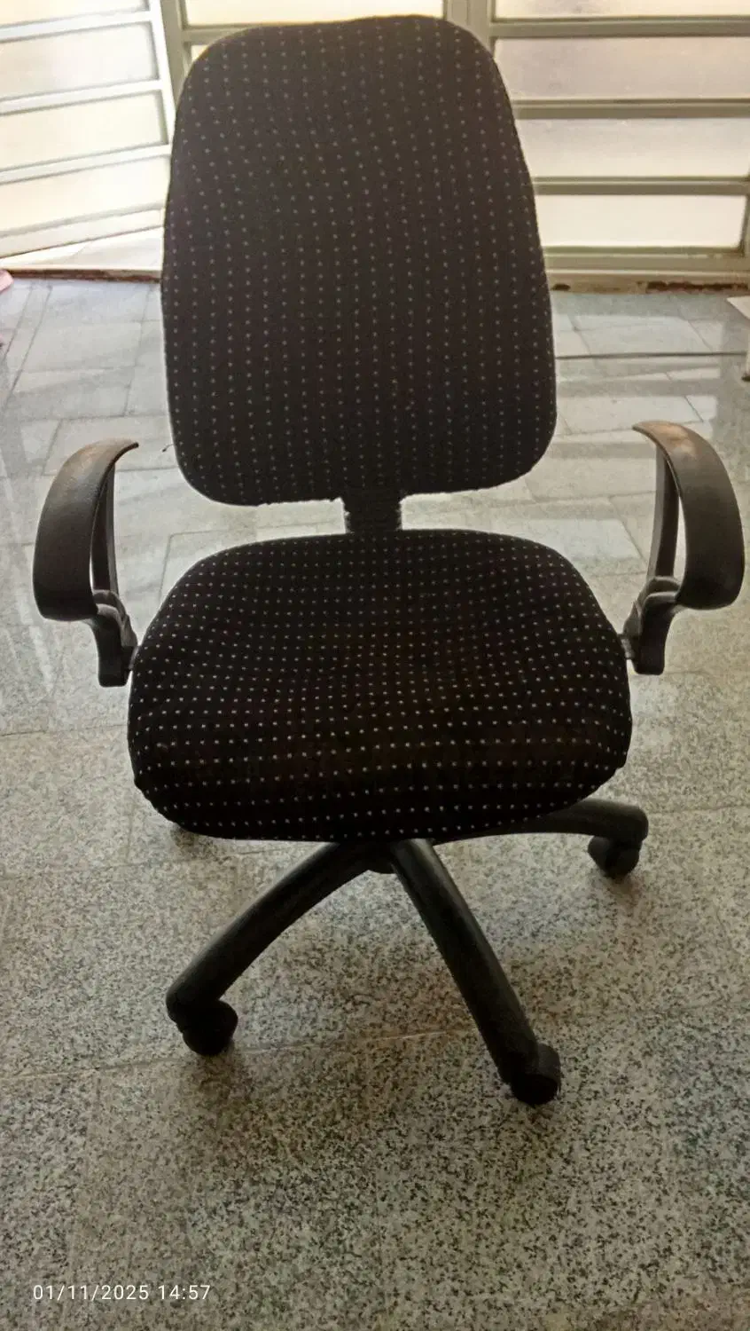 صندلی گردان|مبلمان اداری|قم, آزادگان|دیوار