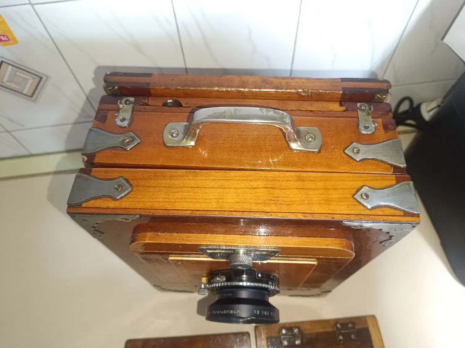 دوربین فانوسی قدیمی|کلکسیون اشیاء عتیقه|ساوه, |دیوار