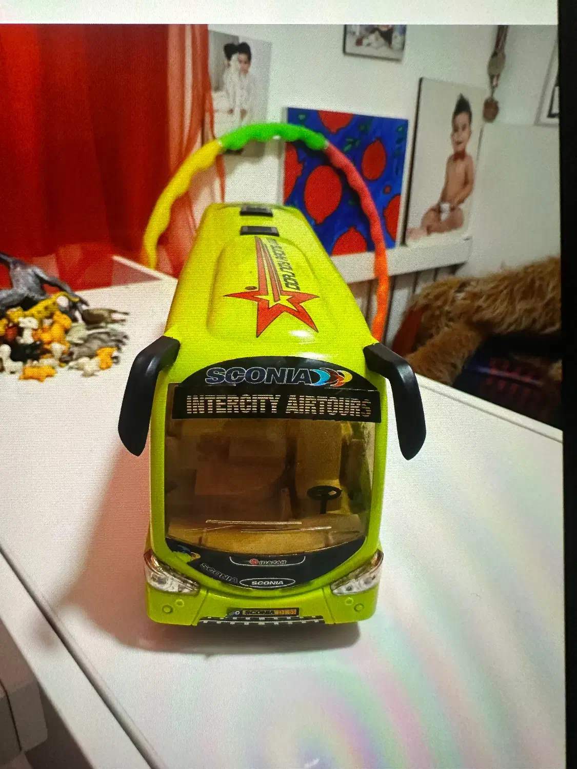 اتوبوس|اسباب‌‌بازی|بابل, |دیوار