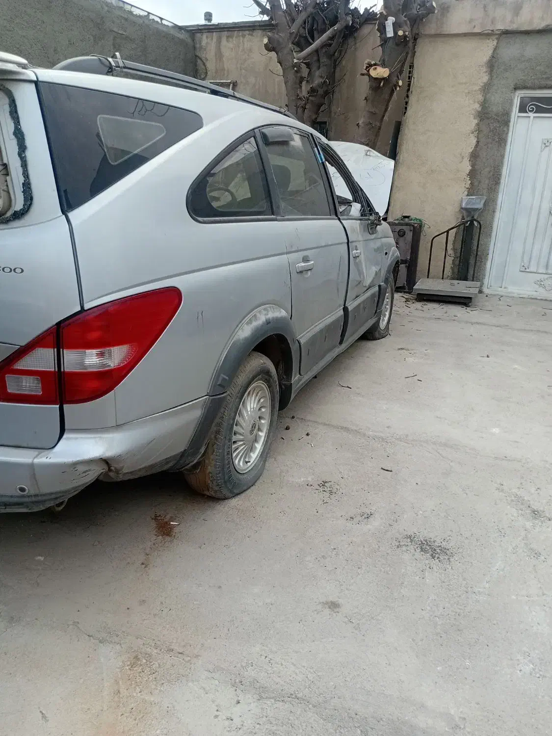 سانگیانگرودیوسدیزلی|قطعات یدکی و لوازم جانبی|اردستان, |دیوار