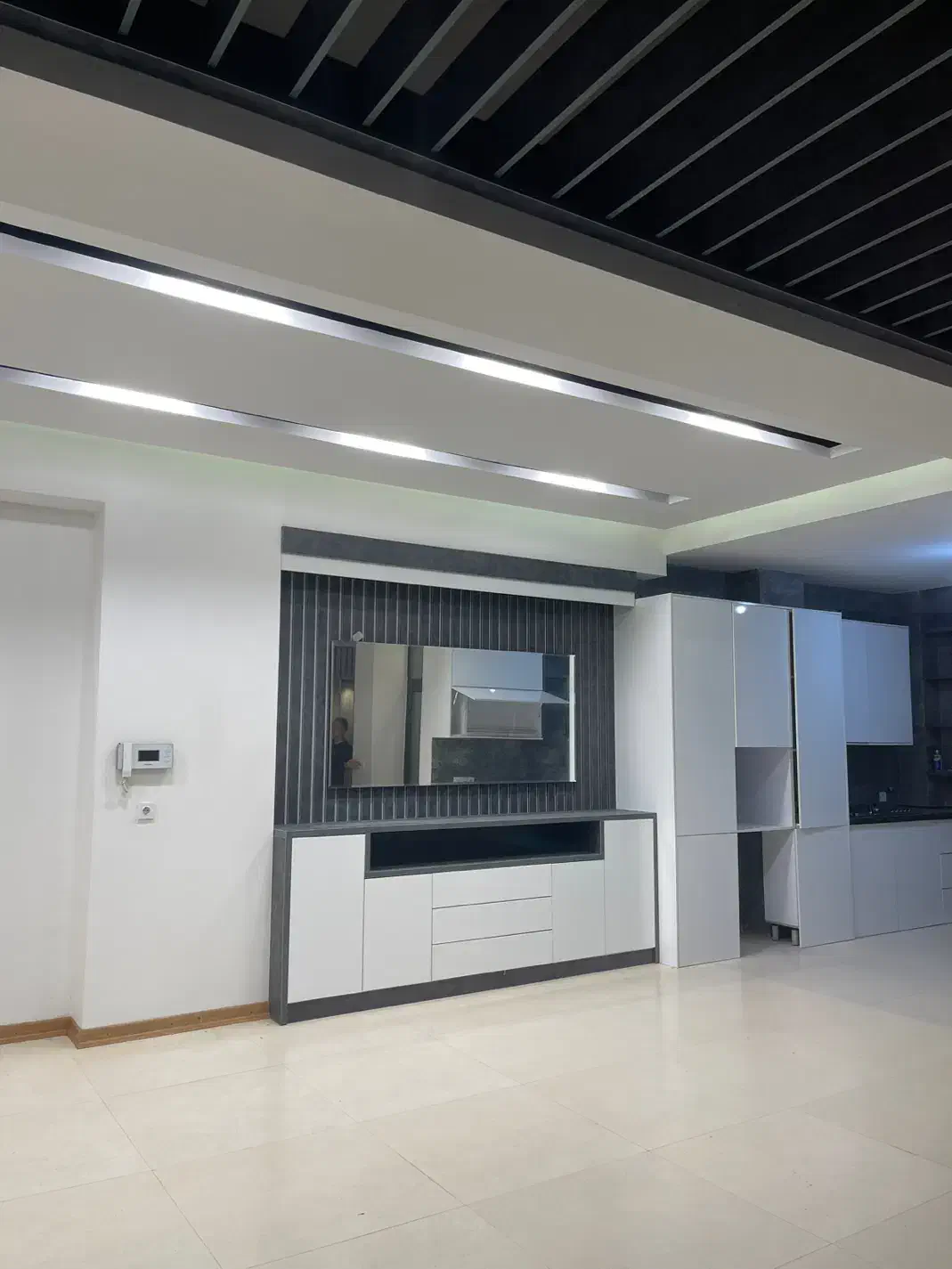 میز و آیینه|بوفه، ویترین، کنسول|گیلان غرب, |دیوار