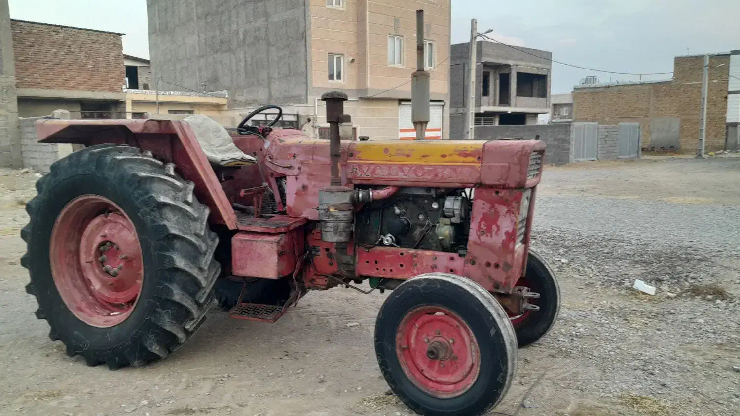 تراکتور بی ام ولوو۴|خودرو سنگین|قروه, |دیوار