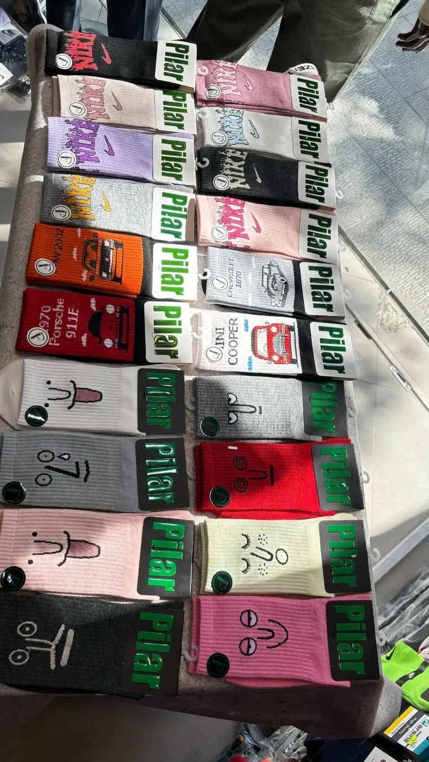 جوراب ساقدار پیلار|لباس|اصفهان, باب الدشت|دیوار