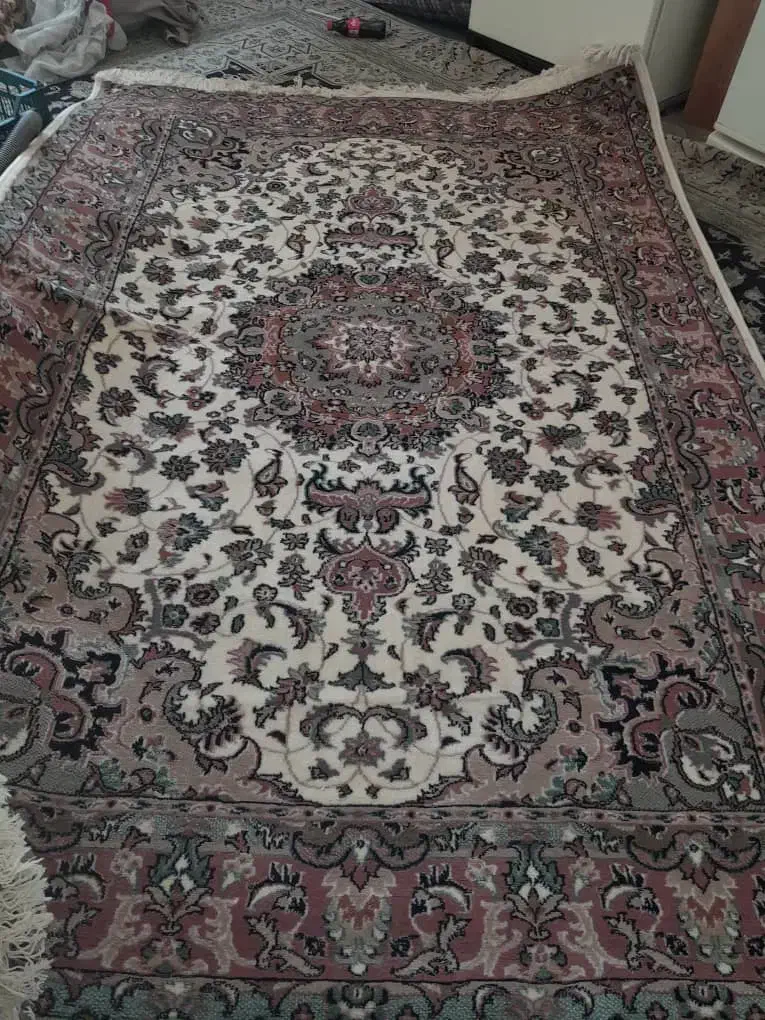 فرشته متری|فرش|تهران, تسلیحات|دیوار