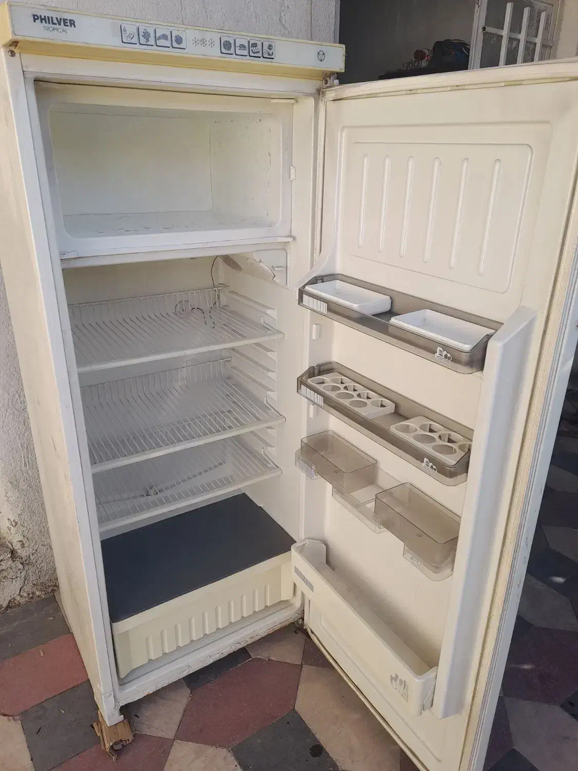 دو یخچال فریزر  ۹فوت ۱۲ فوت و یک کوئیک خونگی..|یخچال و فریزر|شیراز, کوزه گری|دیوار