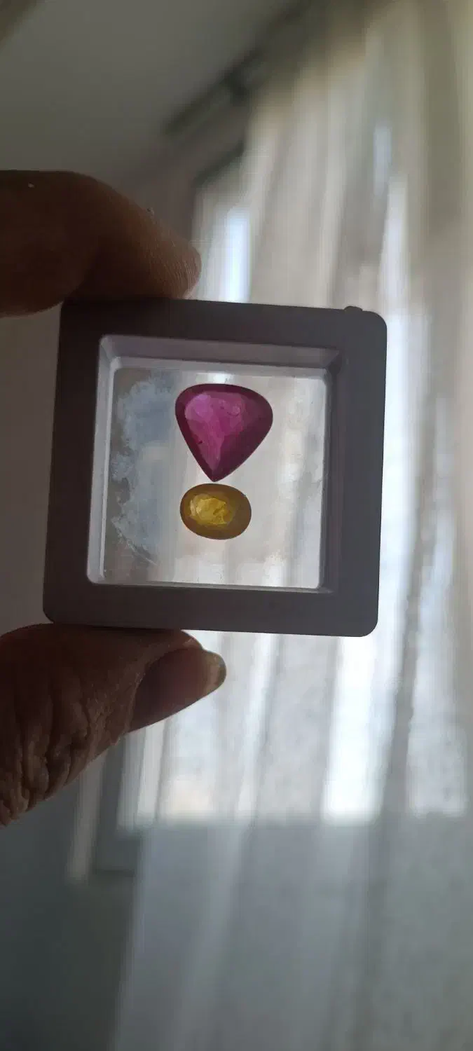 نگین یاقوت زرد و یاقوت سرخ|جواهرات|شاهدشهر, |دیوار