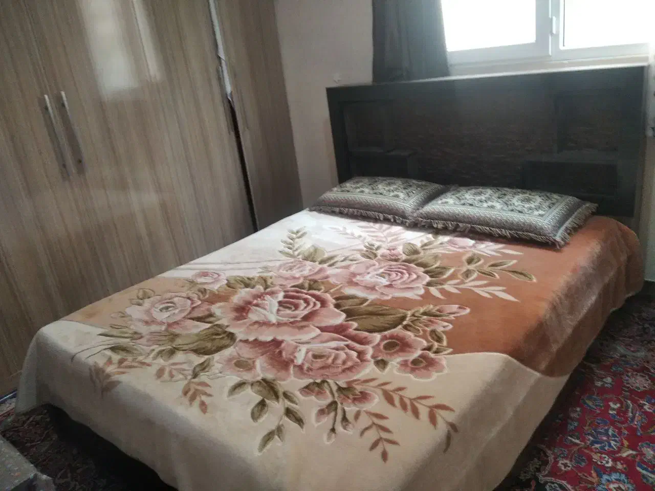 تخت دو نفره به همراه تشک طبی|تخت و سرویس خواب|زاهدان, |دیوار