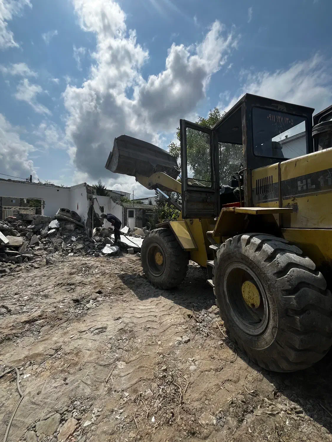 تخریب ساختمان گود برداری و خاکبرداری|خدمات پیشه و مهارت|آمل, |دیوار