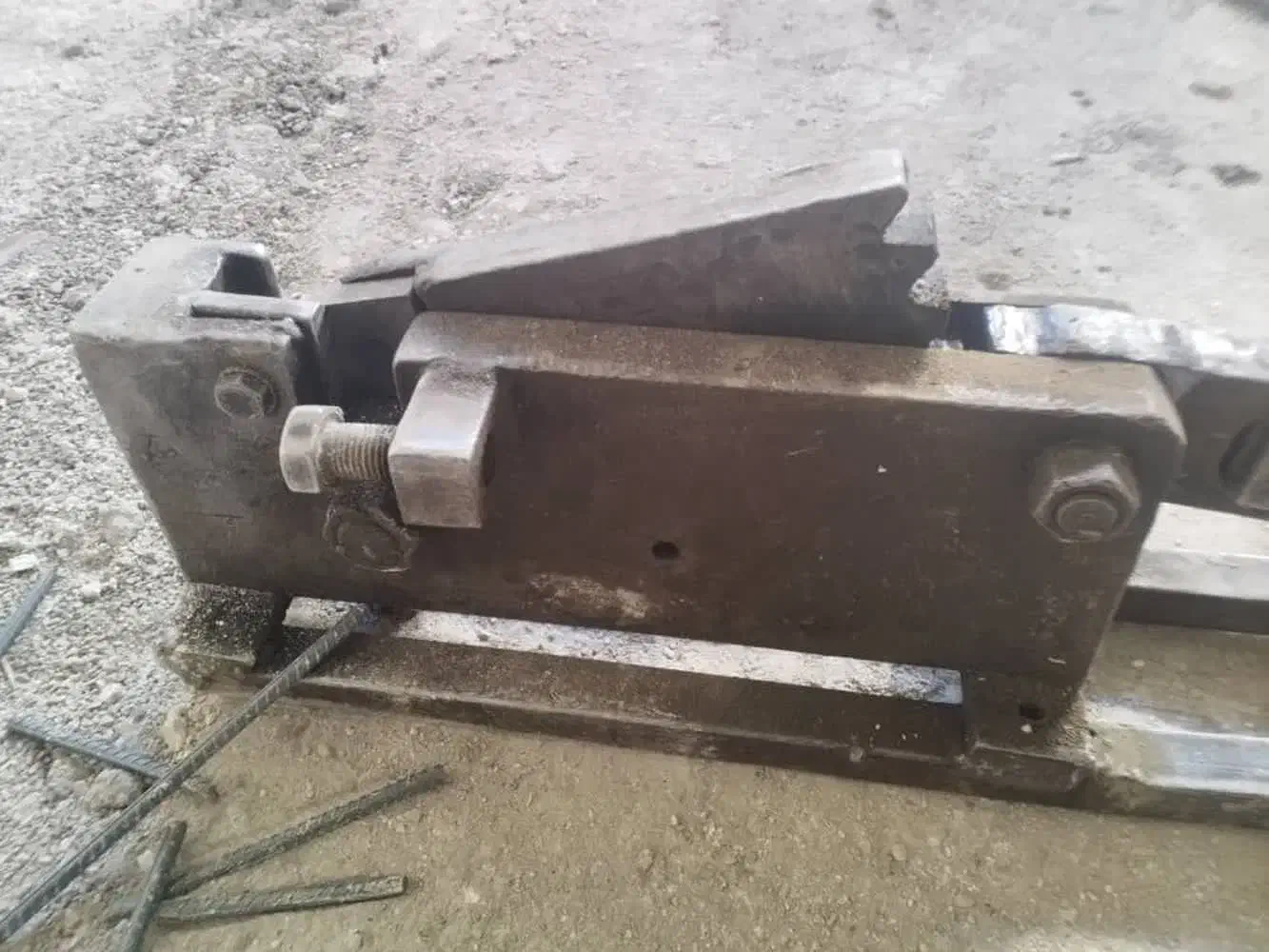 قیچی میلگرد بر|ابزارآلات|خرم‌آباد, |دیوار