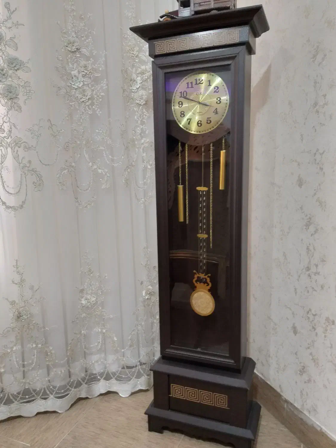 ساعت ایستاده تمیز و سالم بدون خط و خش|ساعت دیواری و تزئینی|دورود, |دیوار