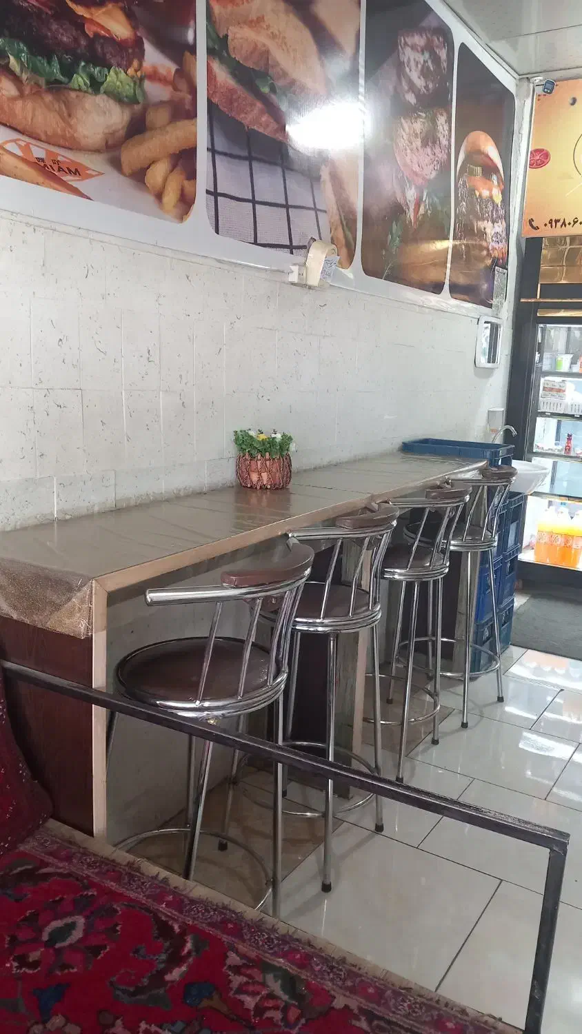 میز و صندلی کوتاه و بلند مناسب برای کافه|میز و صندلی غذاخوری|قوچان, |دیوار