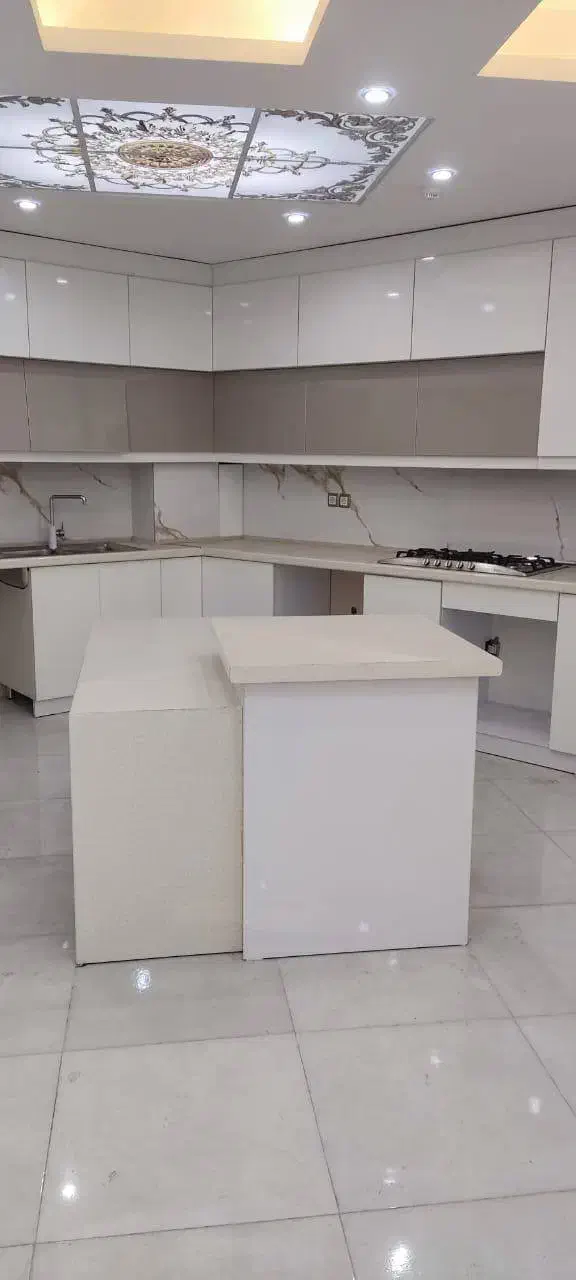 میز جزیره|میز و صندلی غذاخوری|رشت, چله خانه|دیوار