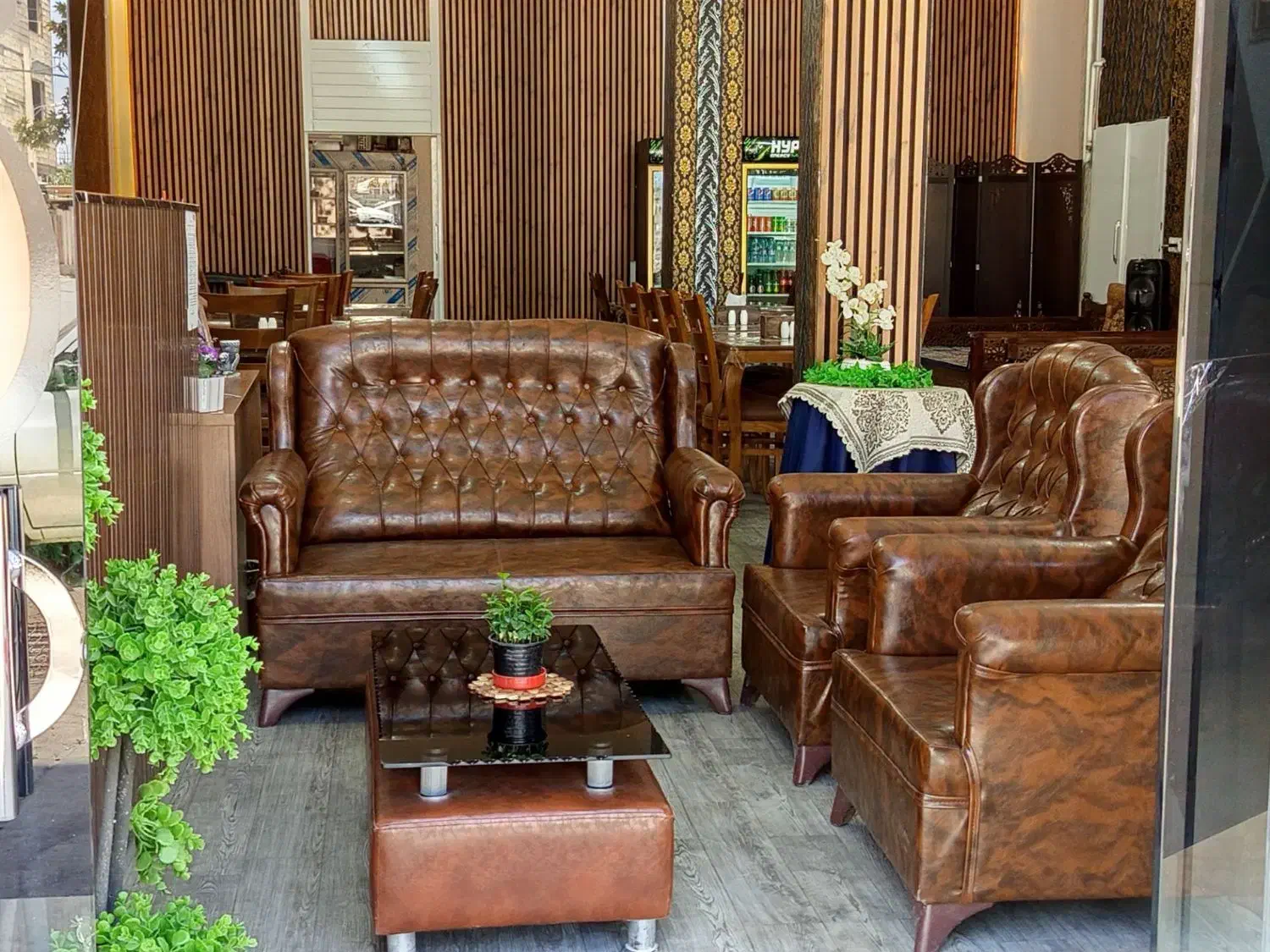 نیروی خانم جهت کار در اشپزخانه رستوران پاسارگاد|استخدام خدمات فروشگاه و رستوران|لردگان, |دیوار